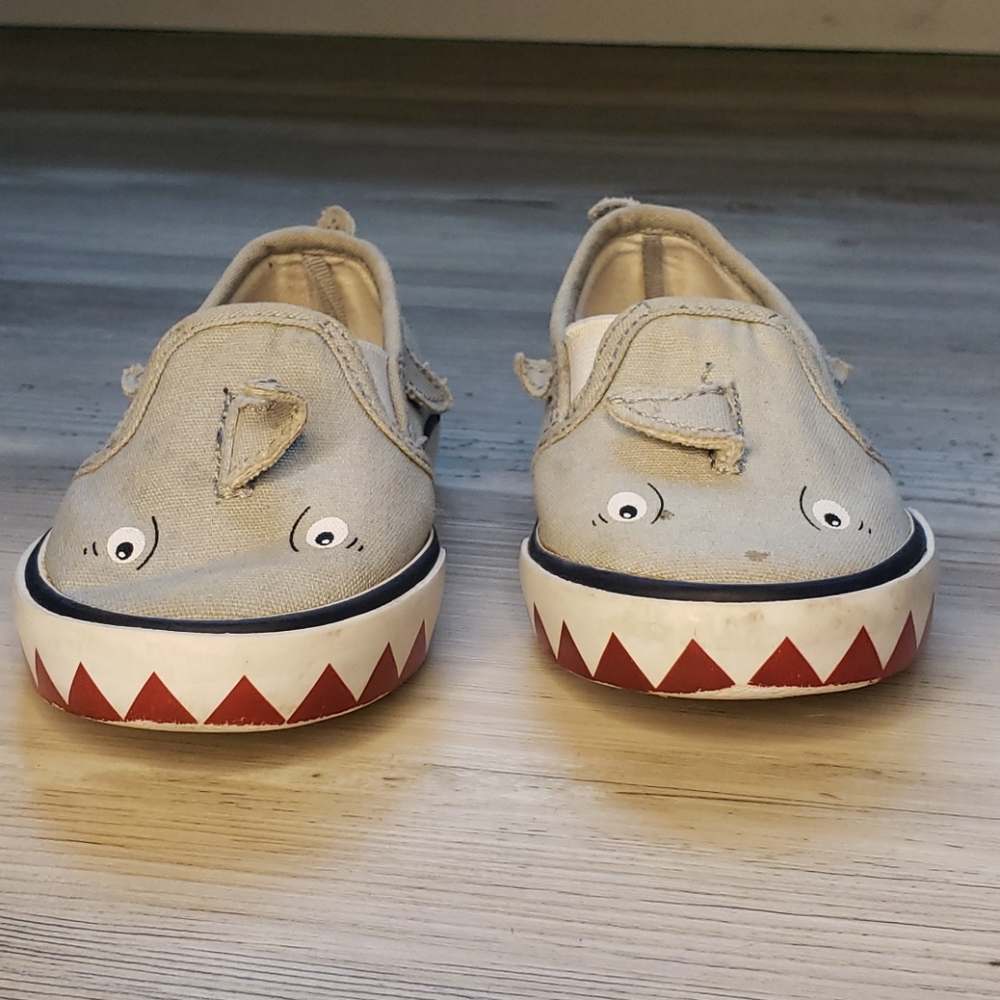 Shoes - Picture 2 of 4